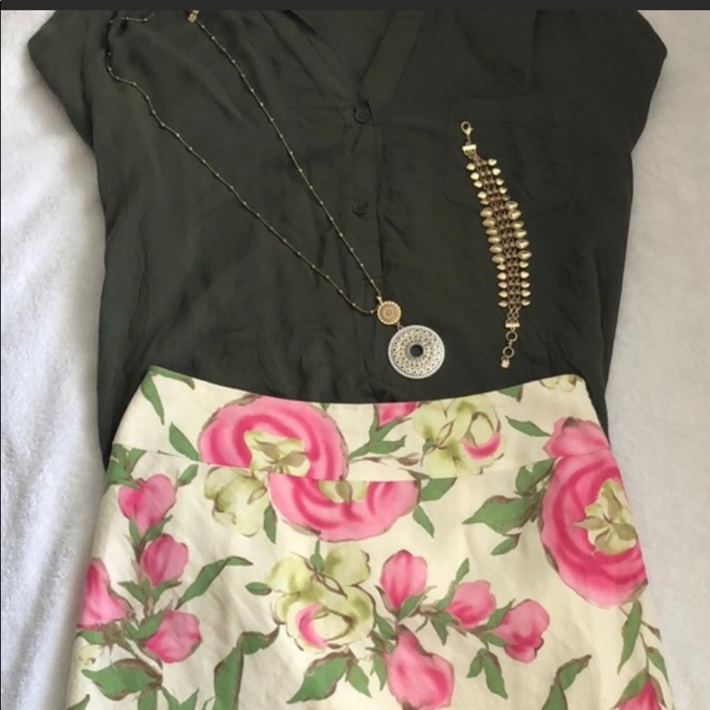 Ann Taylor floral skirt 💃🏻💃🏻